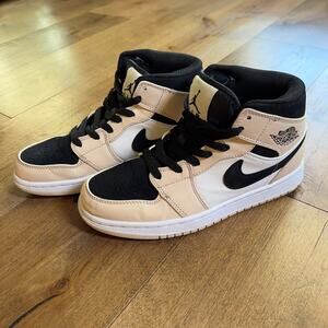 Nike Air Jordan 1 Mid Black Tan Youth 7.5Y / Women’s 9 BQ6472-800
